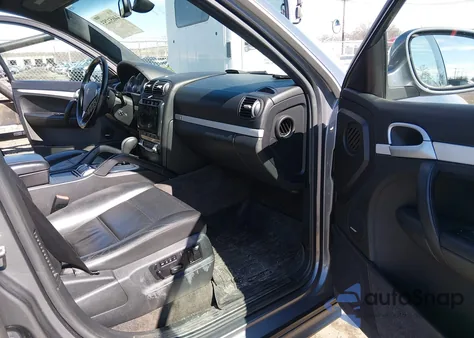 2005 Porsche Cayenne Turbo z USA, uszkodzony, nr VIN WP1AC29P95LA92320